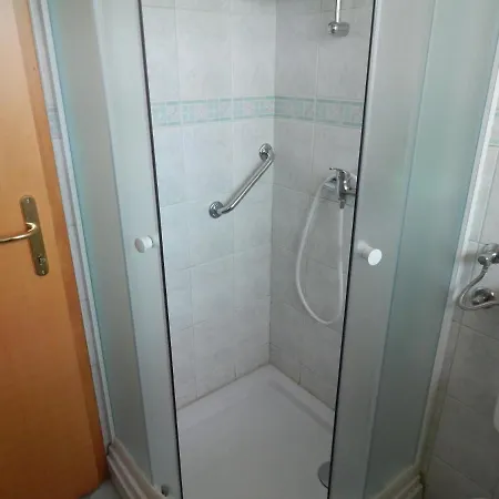 Sunny House Bed & Breakfast 2*