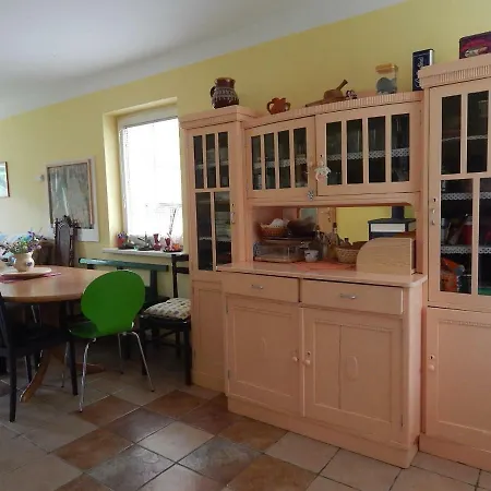Alojamento de Acomodação e Pequeno-almoço Sunny House 2*