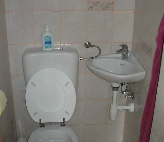 Nočitev z zajtrkom Sunny House 2*